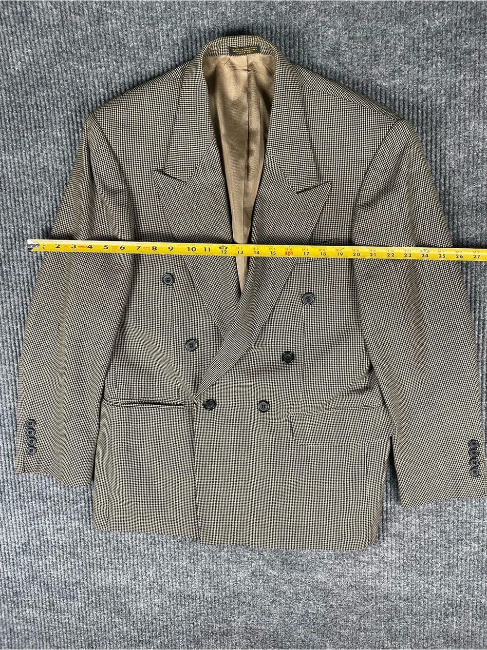 Oscar de la Renta Double-Breasted Houndstooth Blazer in Tan and Black